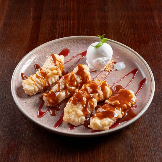 Банановая темпура с мороженым