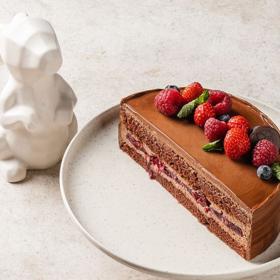 Торт Шоколадный с вишней