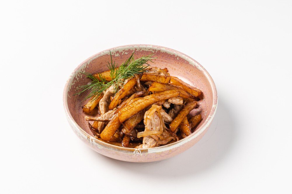 Картофель жареный со свининой