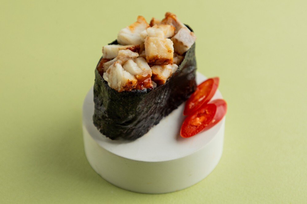 Гункан спайси угорь