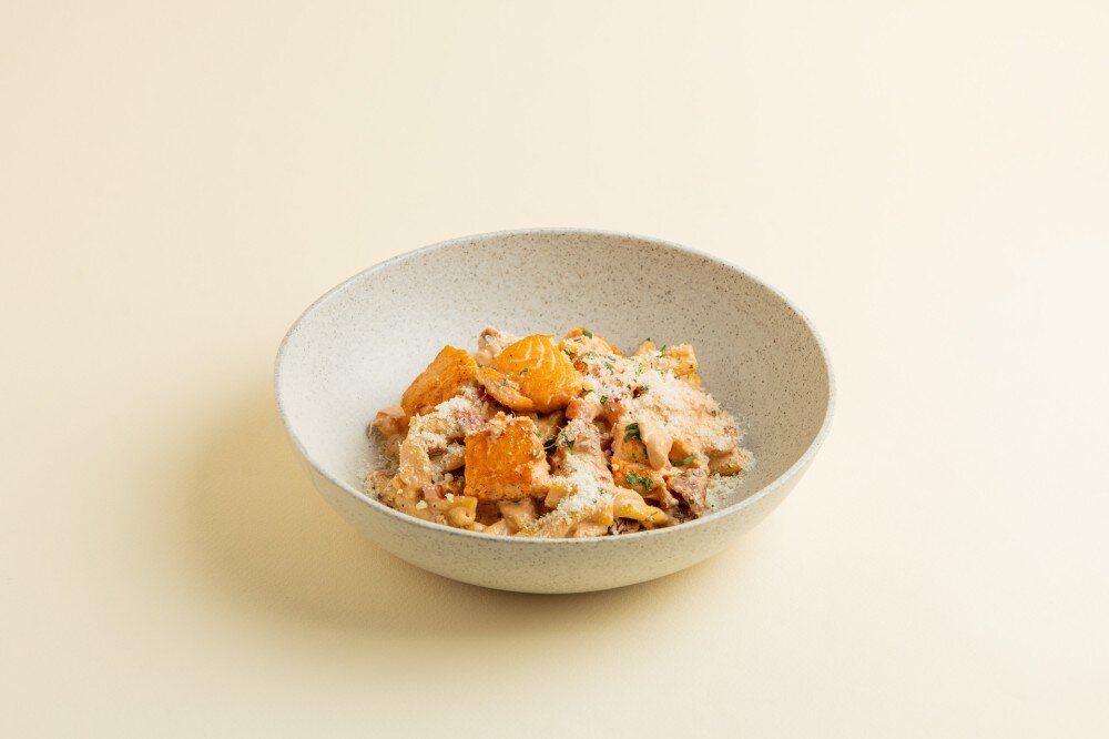 Паста с лососем и вялеными томатами