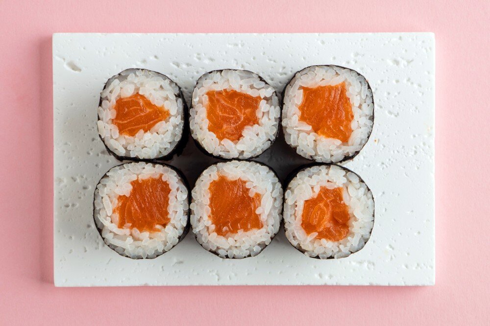 Ролл с лососем