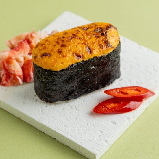 Спайси суши запеченный с крабом