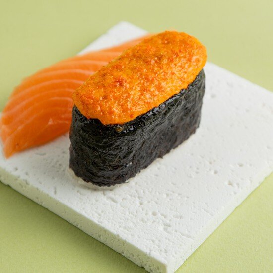 Суши запеченный с лососем