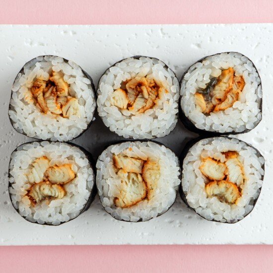 Ролл с угрем