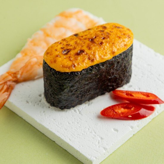 Спайси суши запеченный с креветкой