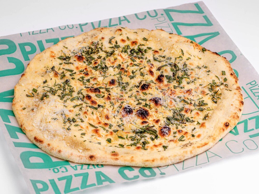 Фокачча с чесноком и розмарином