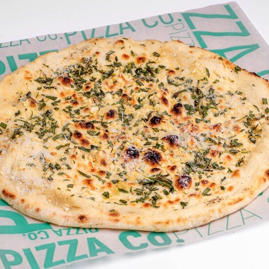 Фокачча с чесноком и розмарином