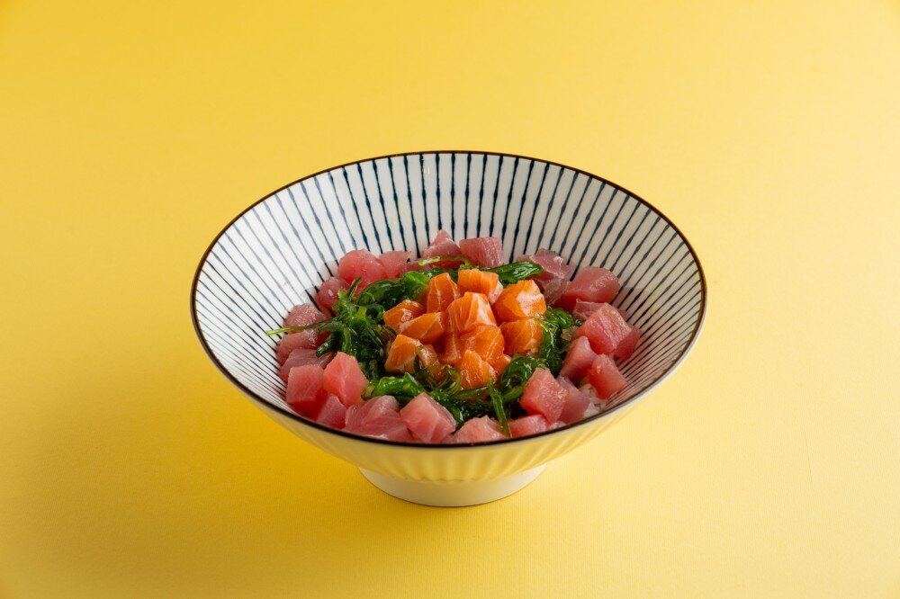 Поке с тунцом и лососем