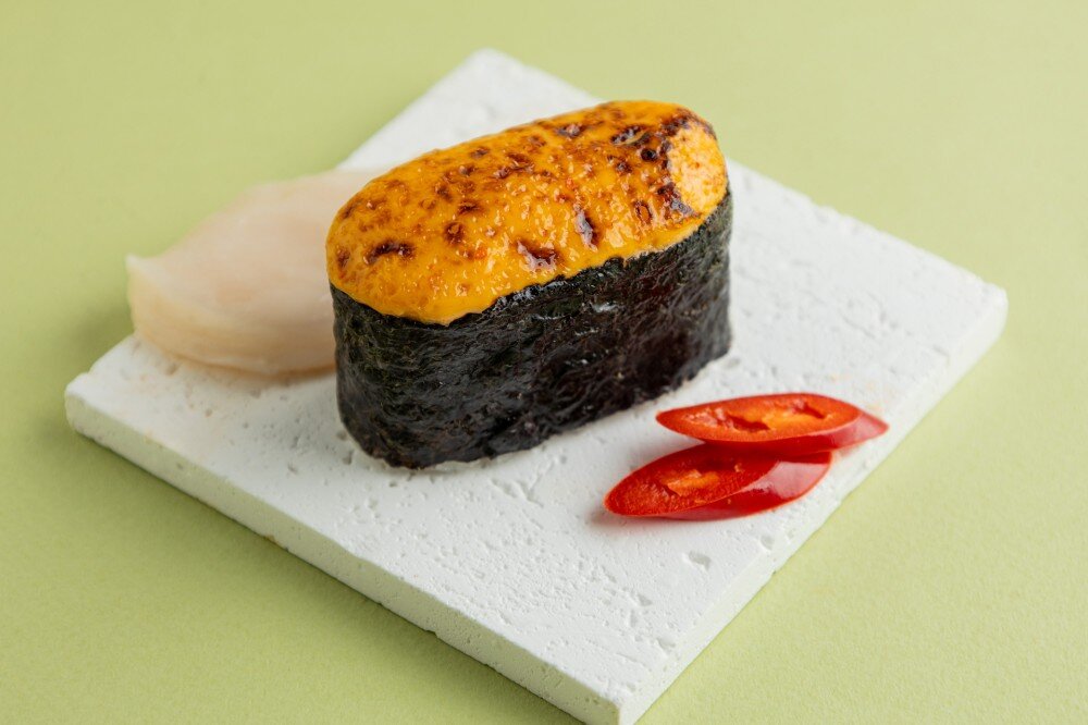 Спайси суши запеченный с гребешком