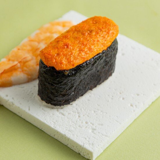 Суши запеченный с креветкой