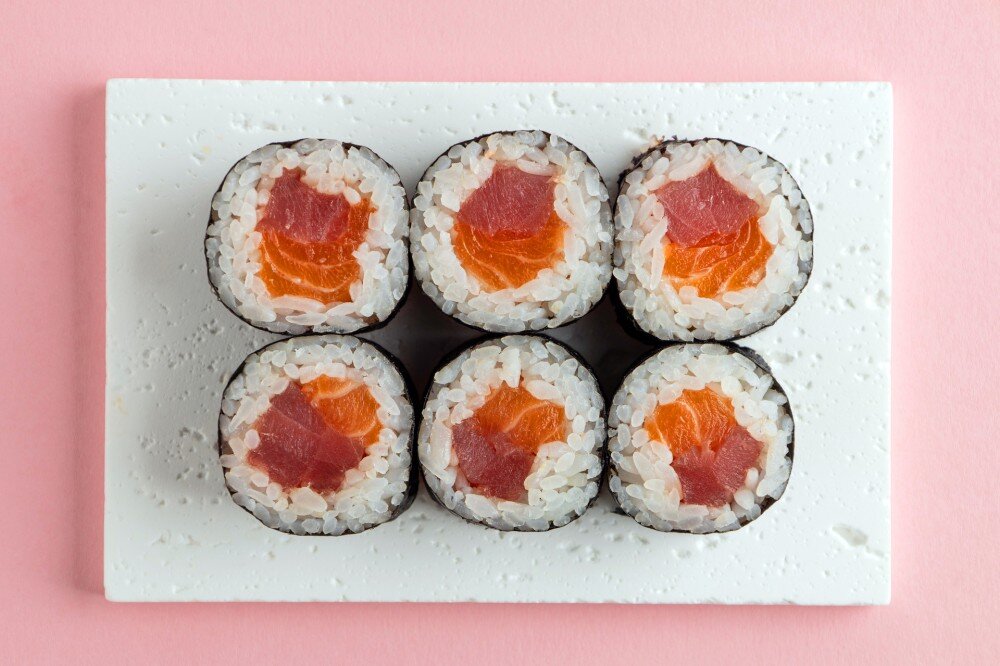 Ролл с лососем и тунцом