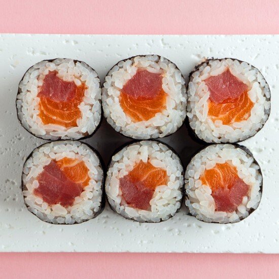 Ролл с лососем и тунцом