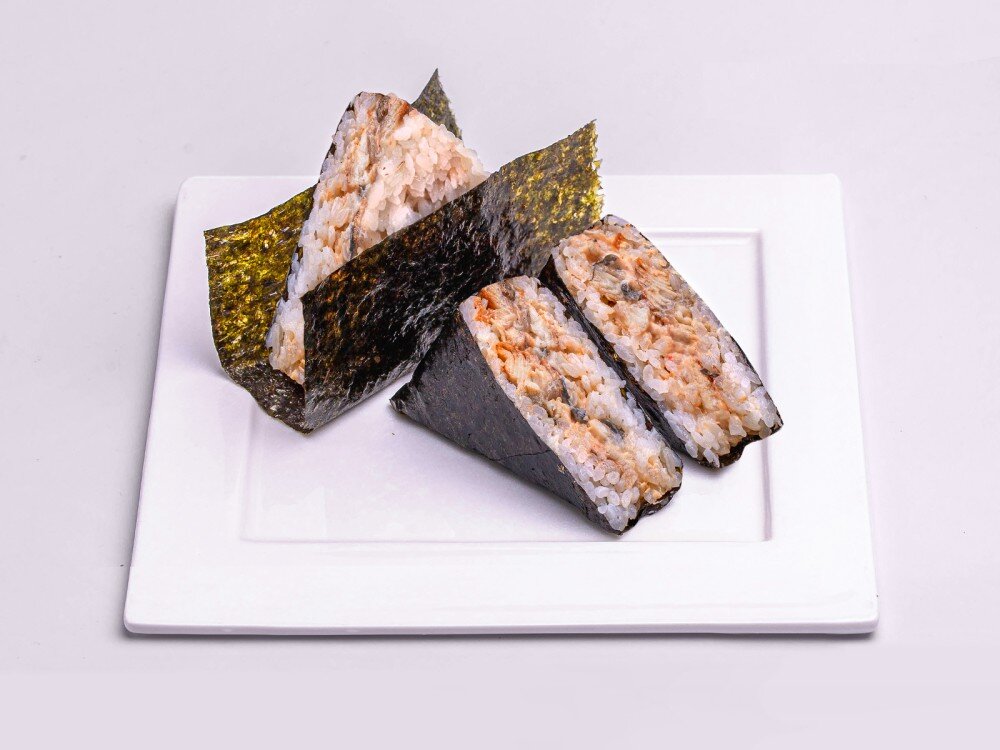 Онигири Угорь в спайси соусе