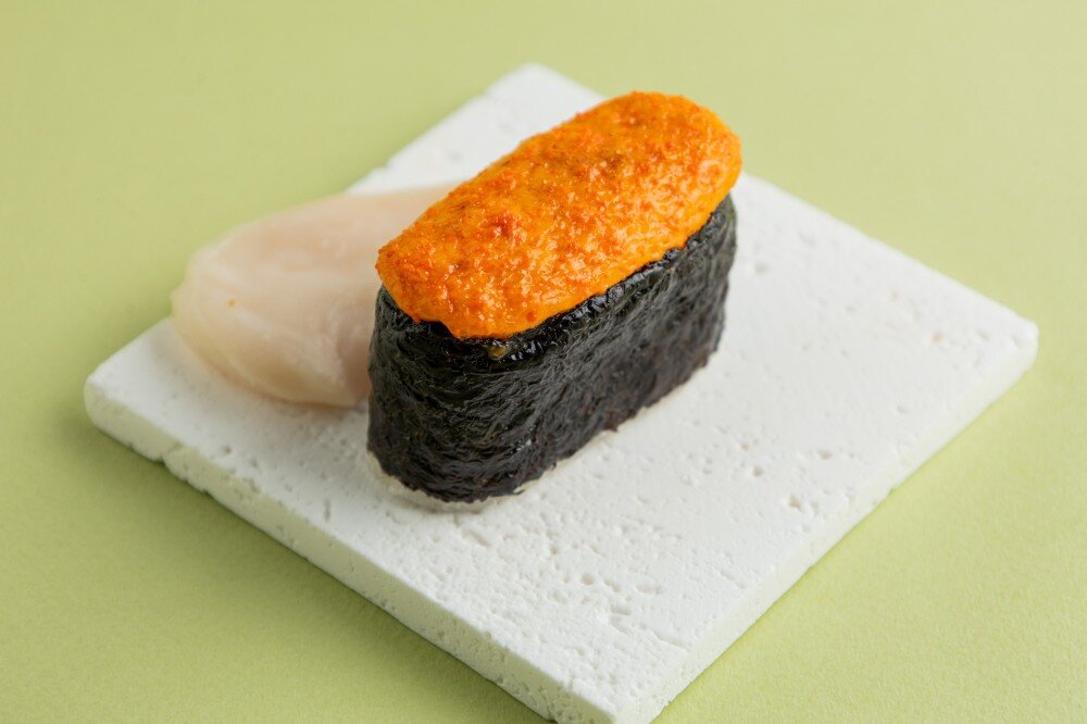 Суши запеченный с гребешком