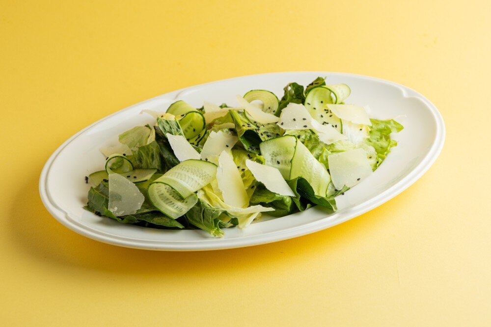 Большой зеленый салат