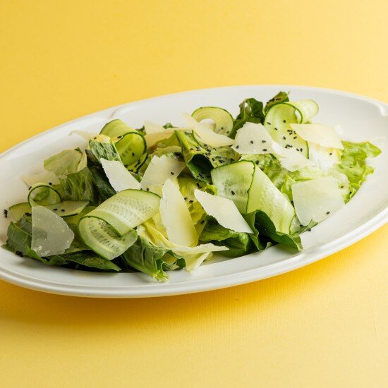 Большой зеленый салат