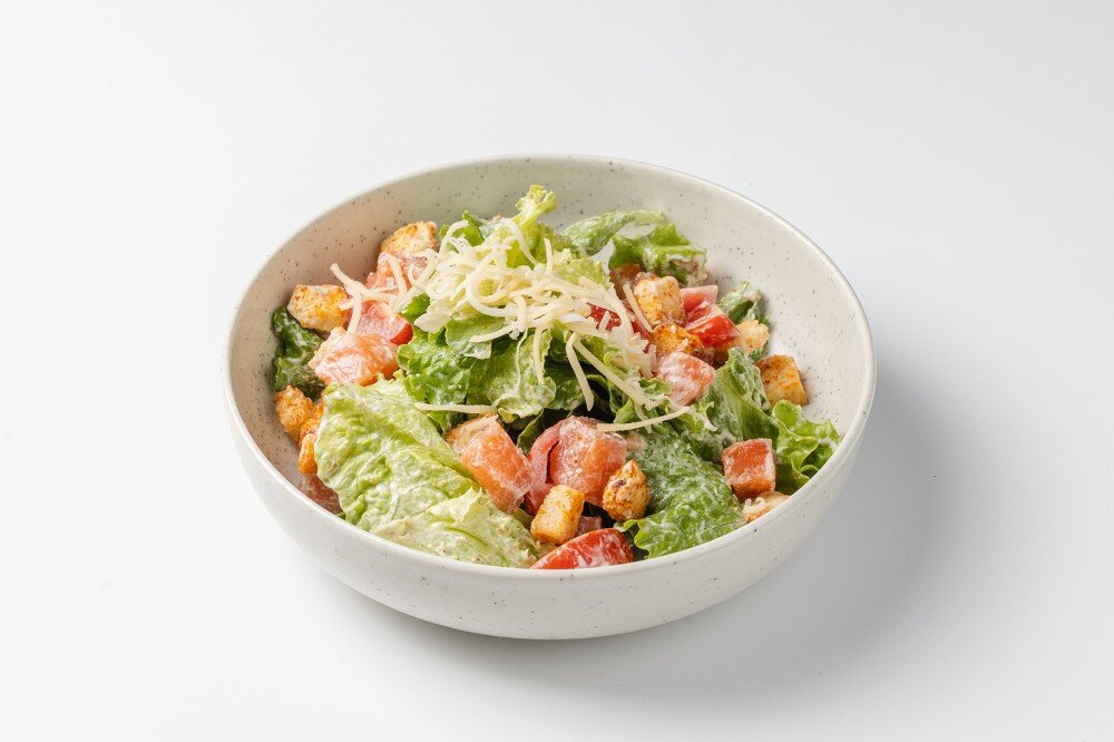 Салат Цезарь с семгой