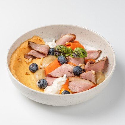 Копченая утка и медовая морковь