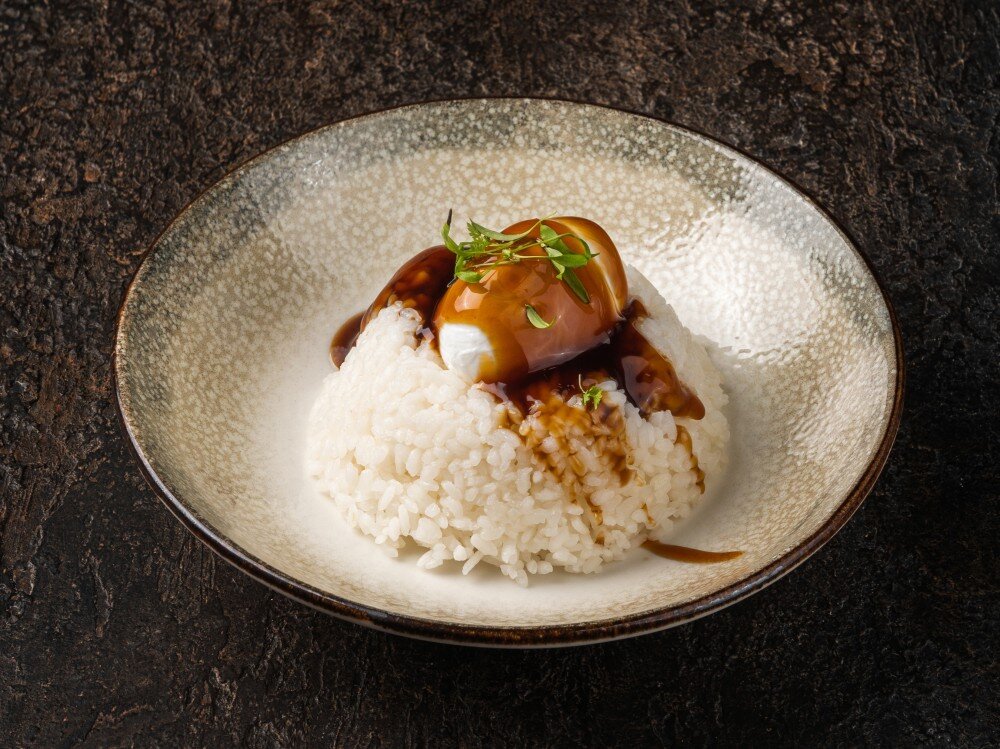 Рис с яйцом пашот