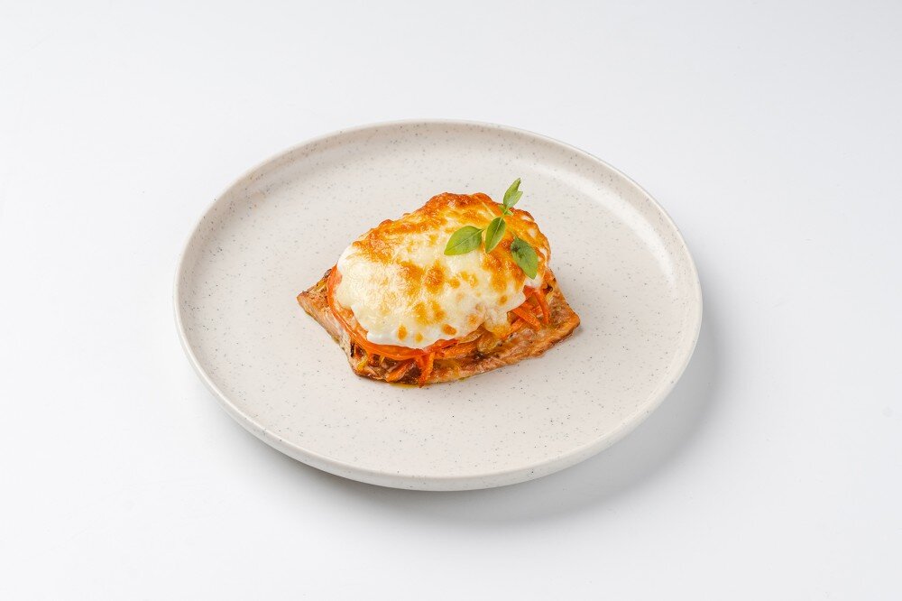 Горбуша запеченная с овощами