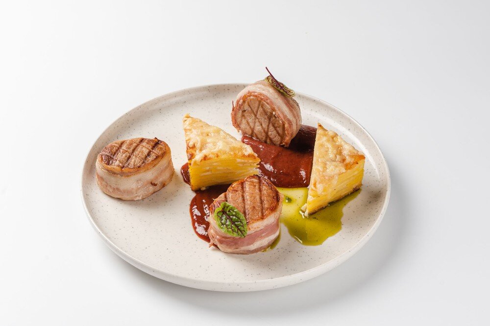 Медальоны из свиной вырезки