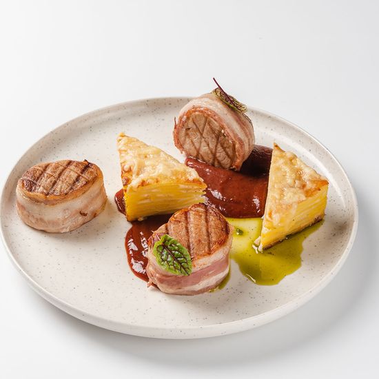 Медальоны из свиной вырезки