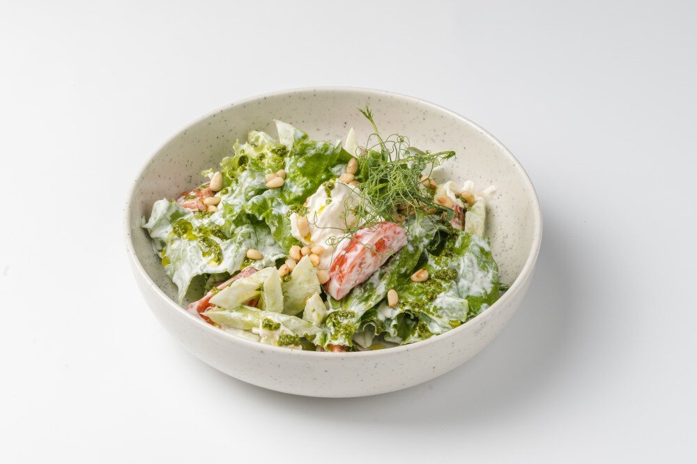 Свежие овощи и страчателла