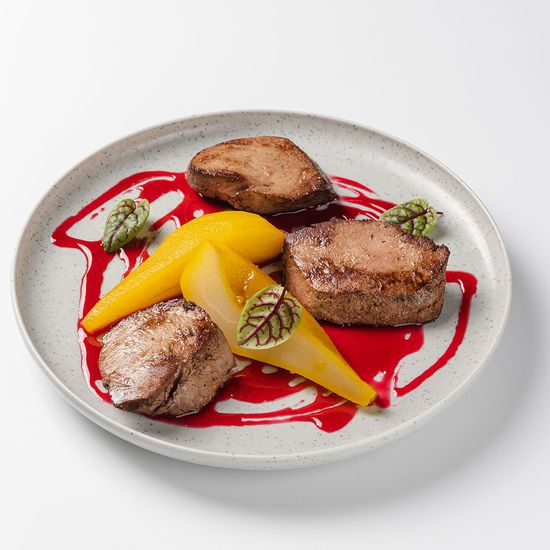 Печень гриль с малиновым соусом