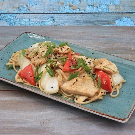 Удон с курицей