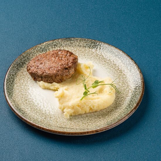 Домашняя котлета с пюре из картофеля