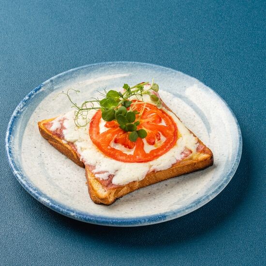 Горячий бутерброд с ветчиной и сыром