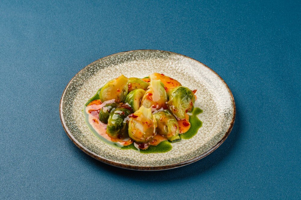 Капуста брюссельская в соусе сладкий чили