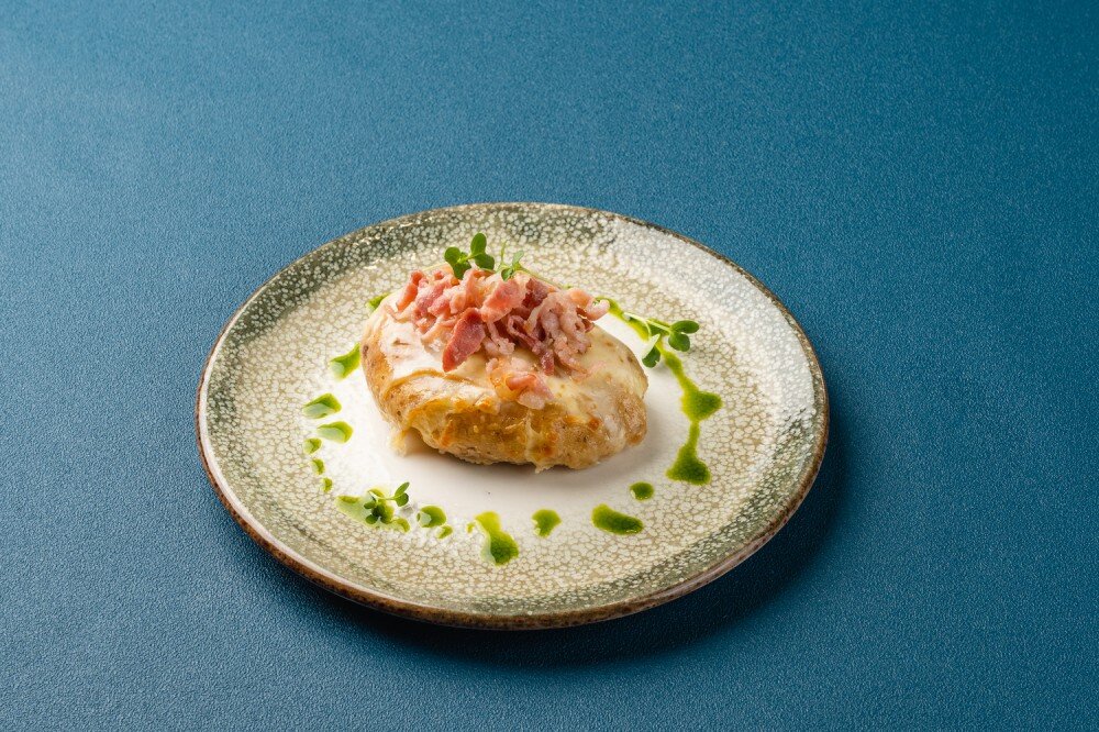 Картофель запеченый с беконом и сулугуни