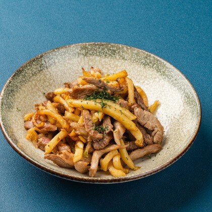 Картофель жареный со свининой