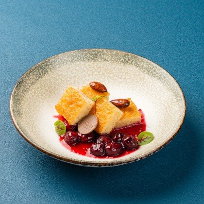 Марципан с вишней