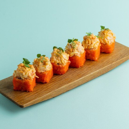 Ролл запеченный с лососем