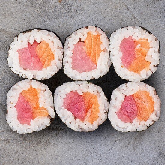 Ролл спайси с тунцом и лососем