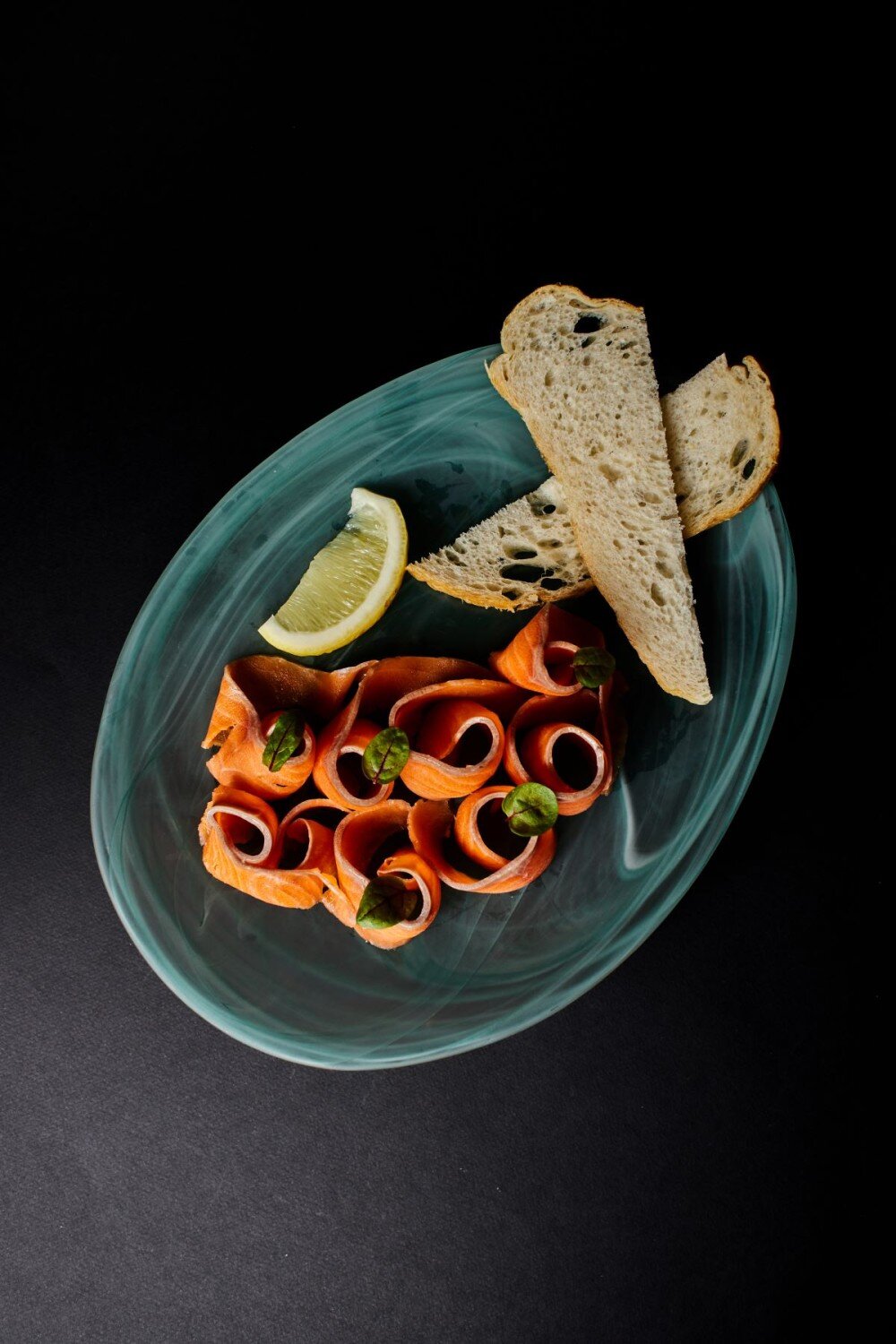 Северная красная рыба домашнего посола