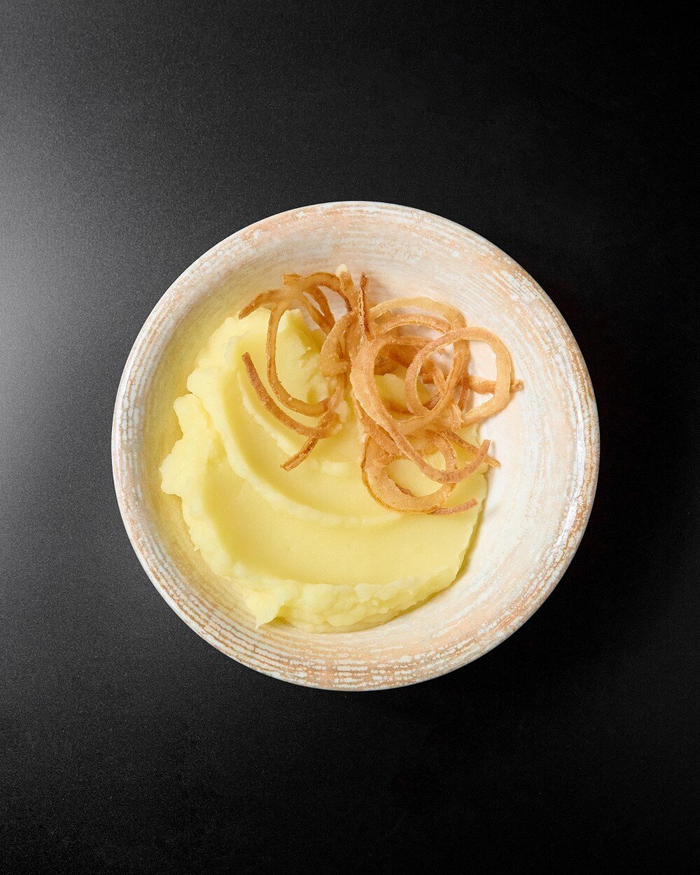 Картофельное пюре с луком фри