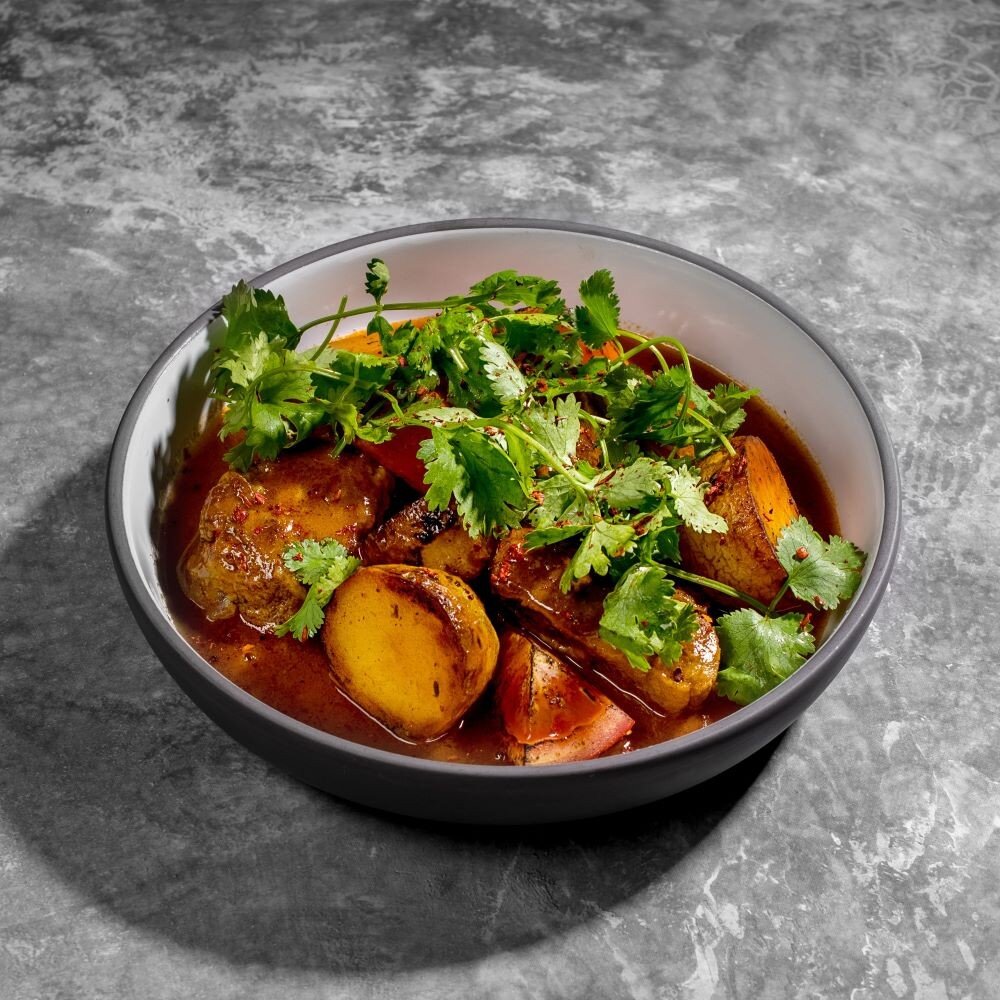 Жаркое из ягненка с печеным картофелем и томатами