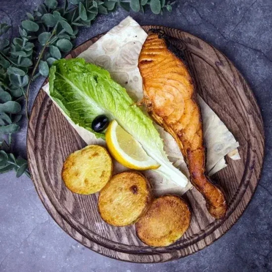 СЕМГА С КАРТОФЕЛЕМ И ГРАНАТОВЫМ СОУСОМ