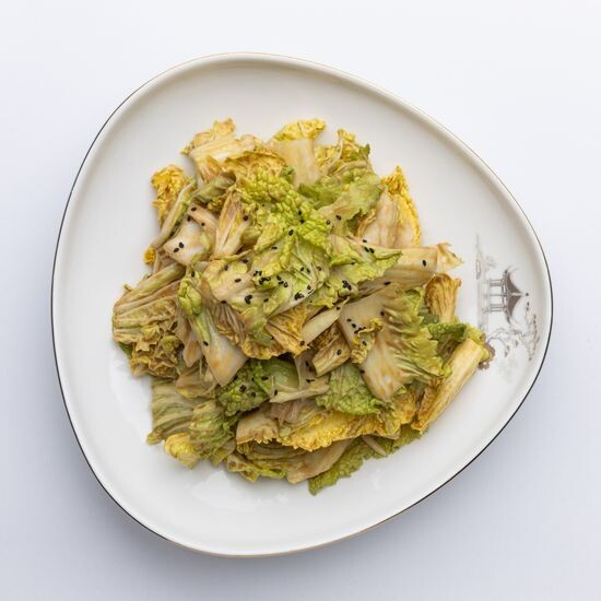 Пекинская капуста под кунжутным соусом