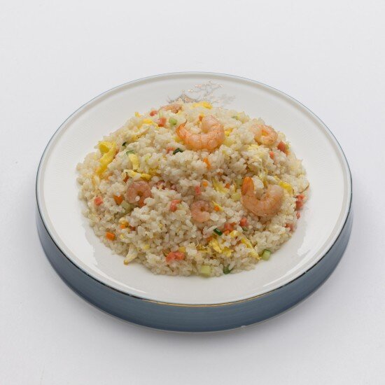 Рис с креветками и яйцом