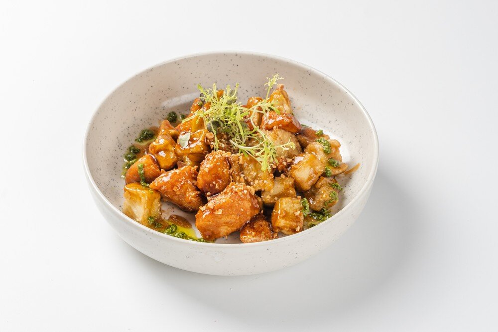 Баклажаны с куриным филе и арахисом