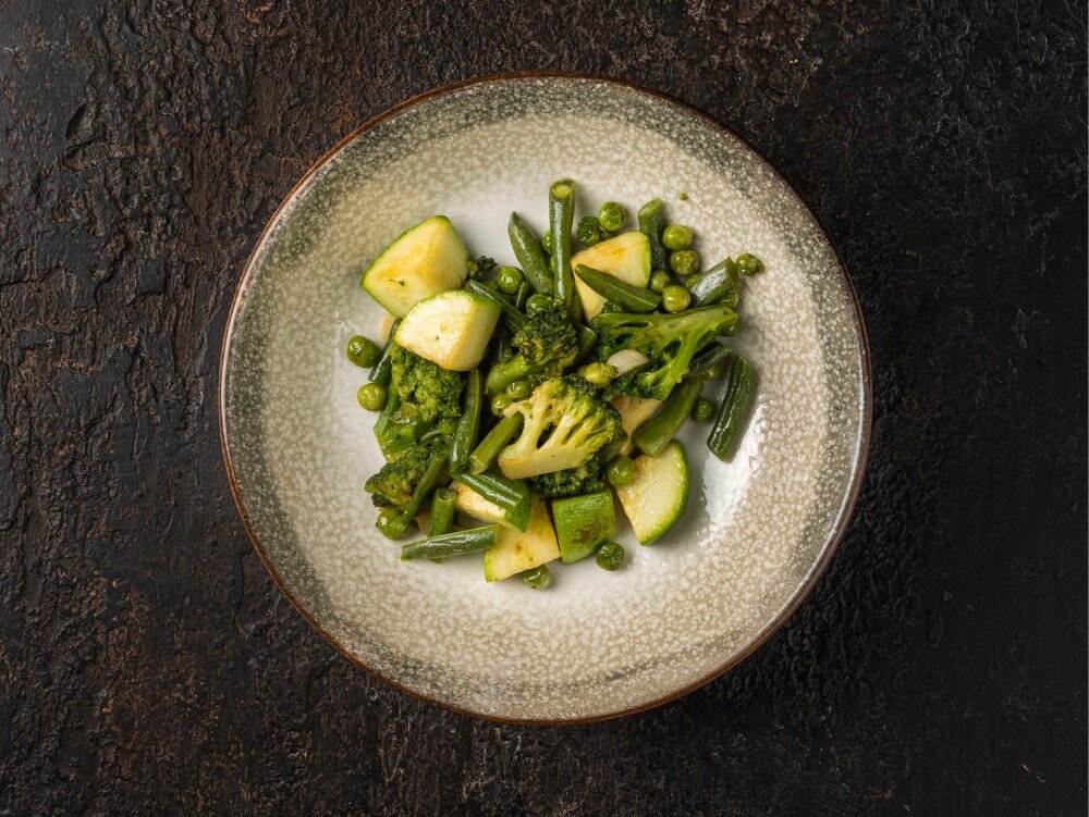 Зеленые овощи в сладком чили