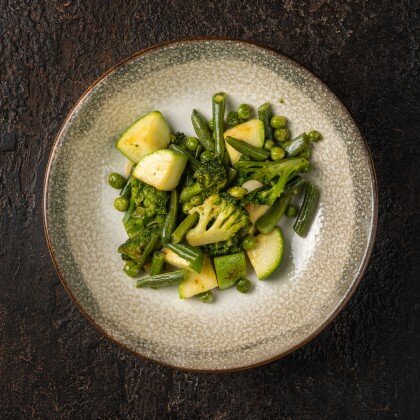 Зеленые овощи в сладком чили