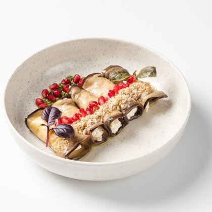 Рулетики из баклажан