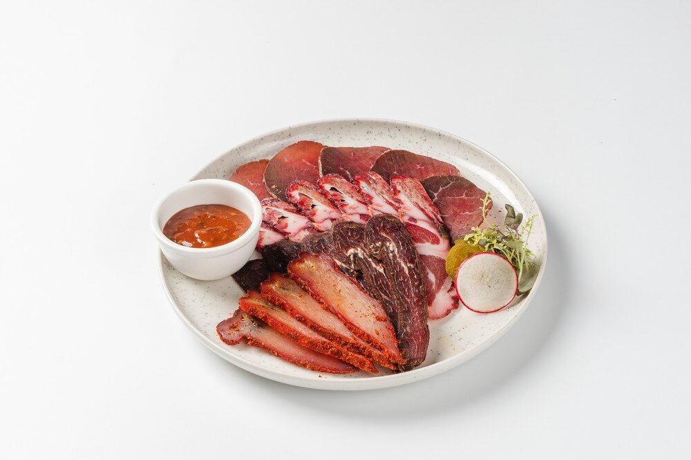 Ассорти вяленых деликатесов