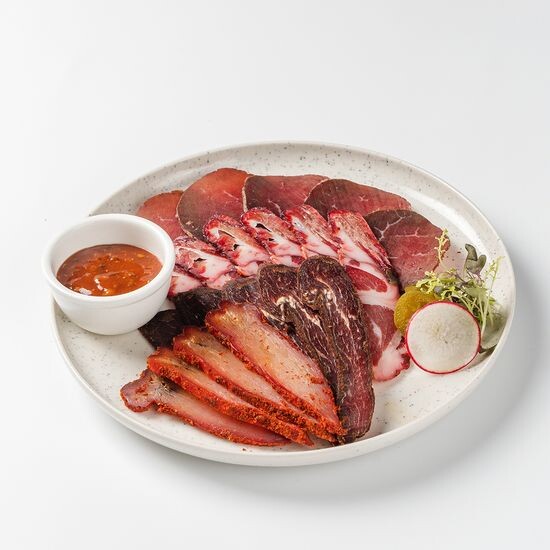 Ассорти вяленых деликатесов